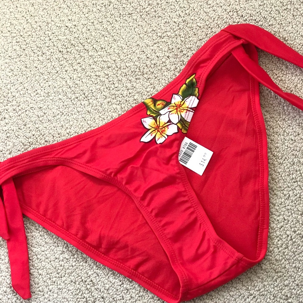 GORGEOUS NEW! ❤️RED FLORAL BIKINI BOTTOM